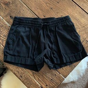 Old Navy Linen Black Shorts. Size Medium.